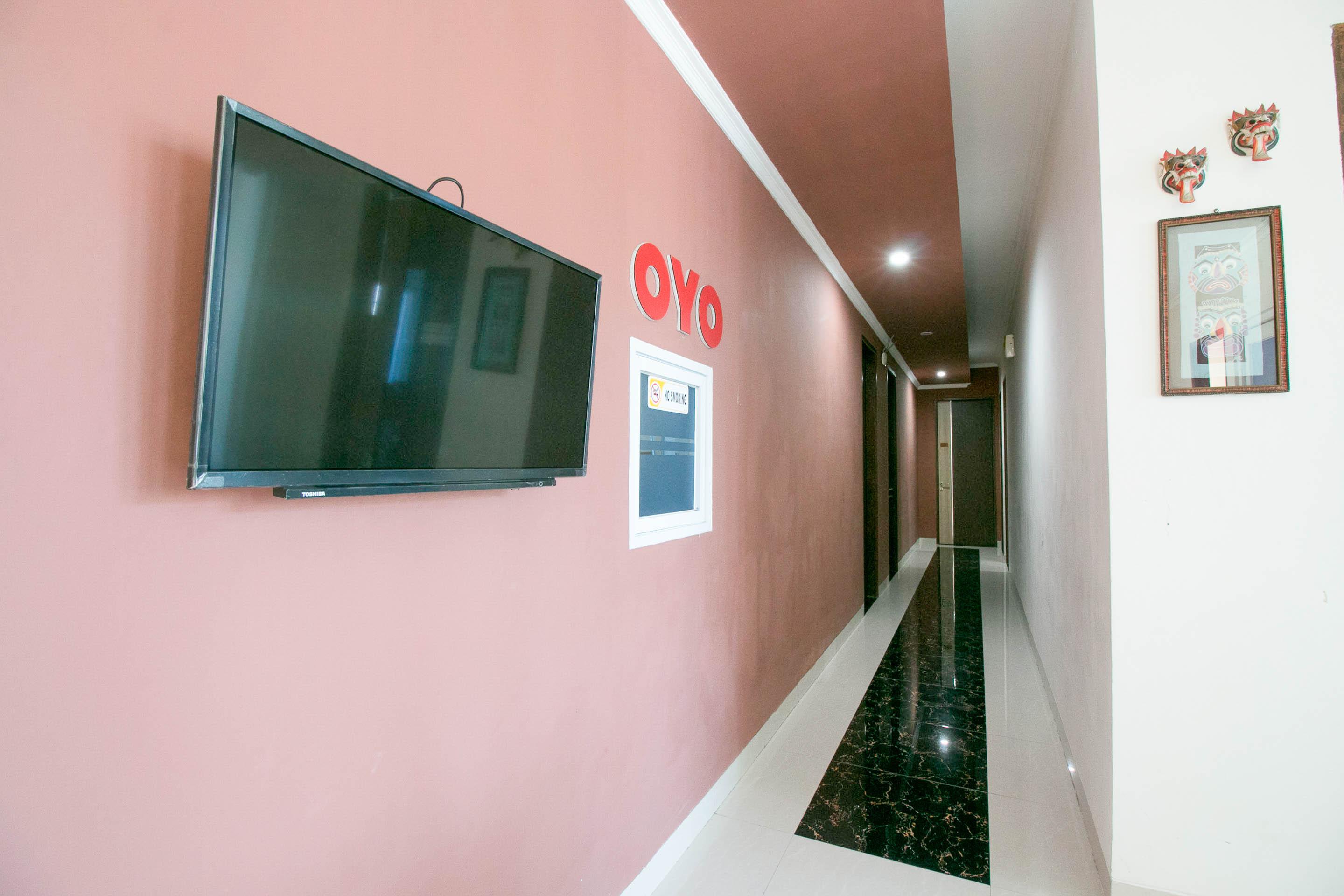 Oyo 1975 Bale Ikite Hotel มากาซาร์ ภายนอก รูปภาพ