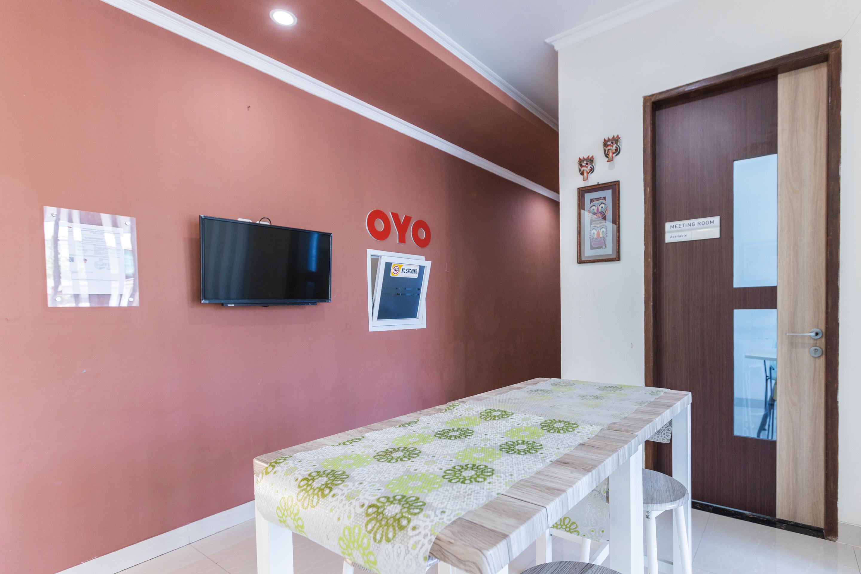 Oyo 1975 Bale Ikite Hotel มากาซาร์ ภายนอก รูปภาพ