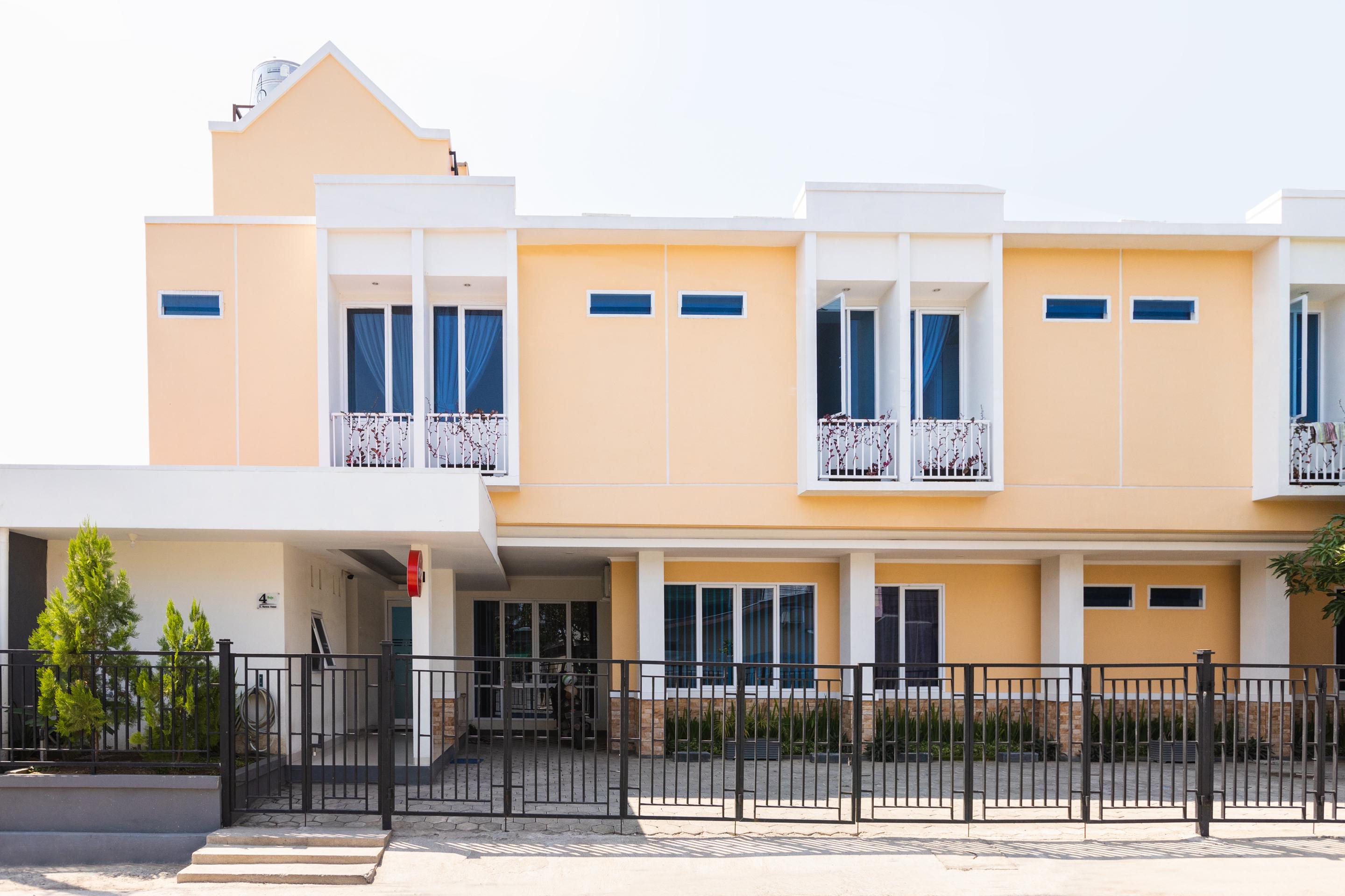 Oyo 1975 Bale Ikite Hotel มากาซาร์ ภายนอก รูปภาพ